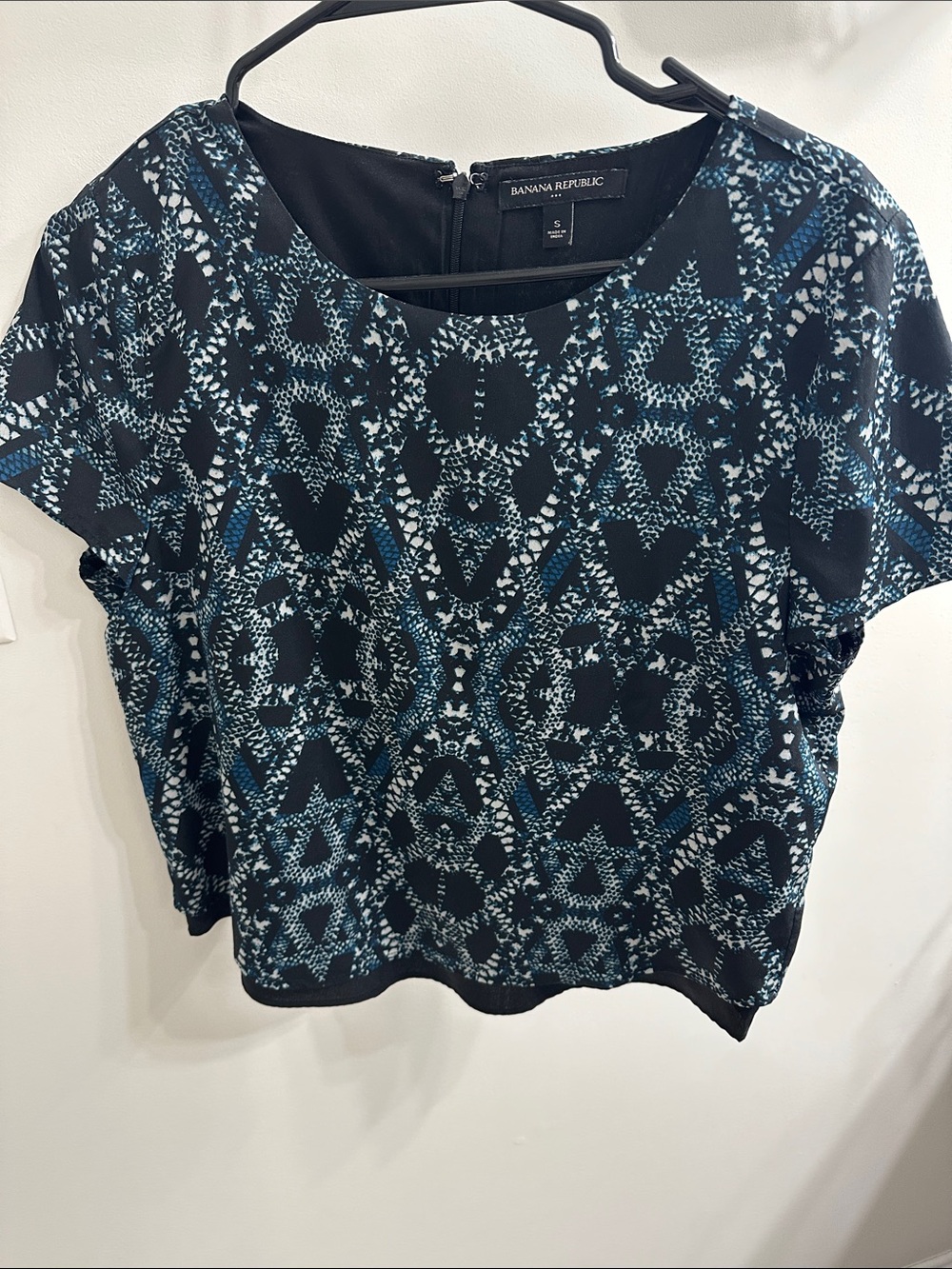 Banana Republic Black and Blue Geometric Short-Sleeve Blouse